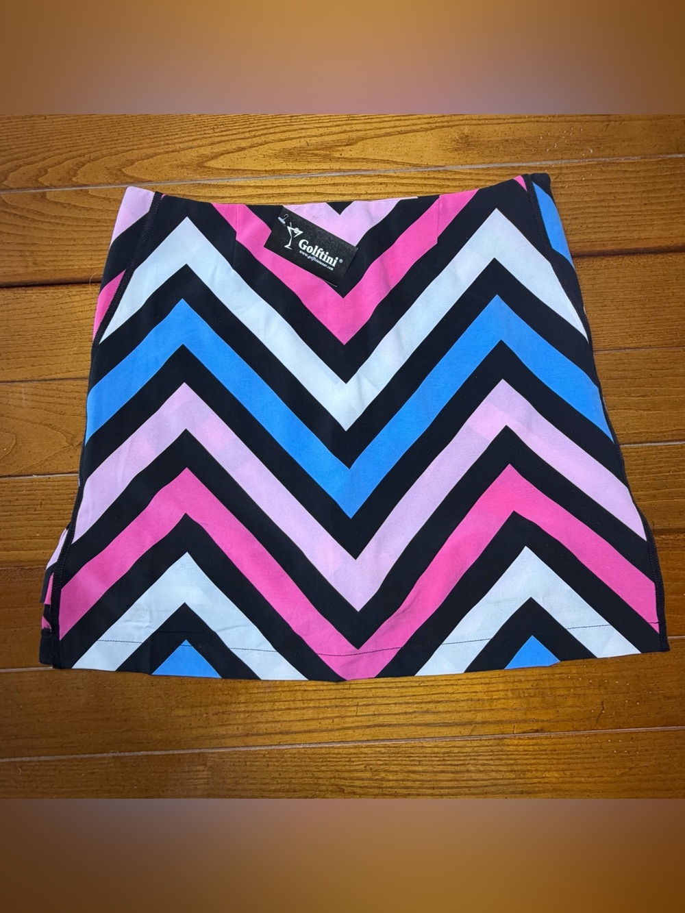 Golftini  NWT Cosmopolitan Chevron Golf Skort Sz 2L